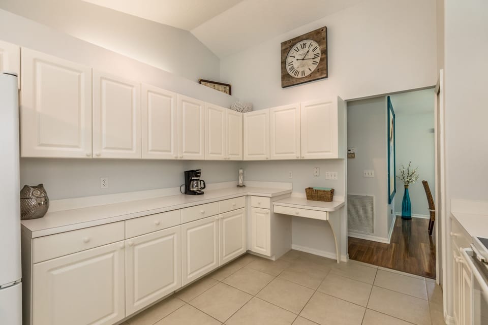 Kitchen- fully loaded with plenty of cabinet space.