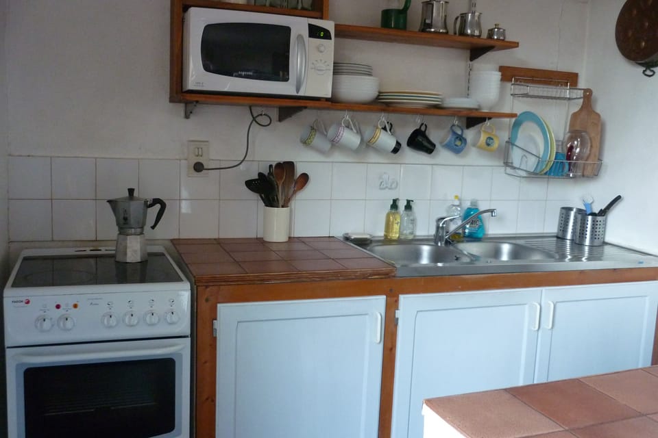 Fully equipped kitchen with full sized oven