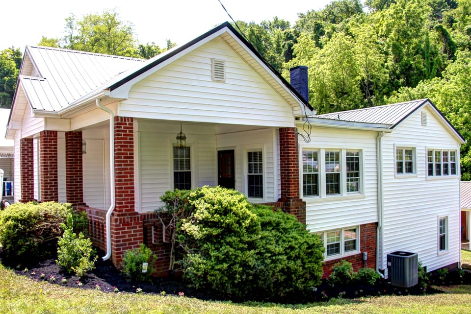 Church Street Cottage viewed from Church Street