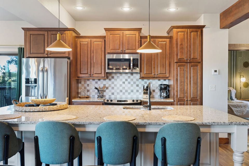 Fully stocked kitchen, just bring the food!