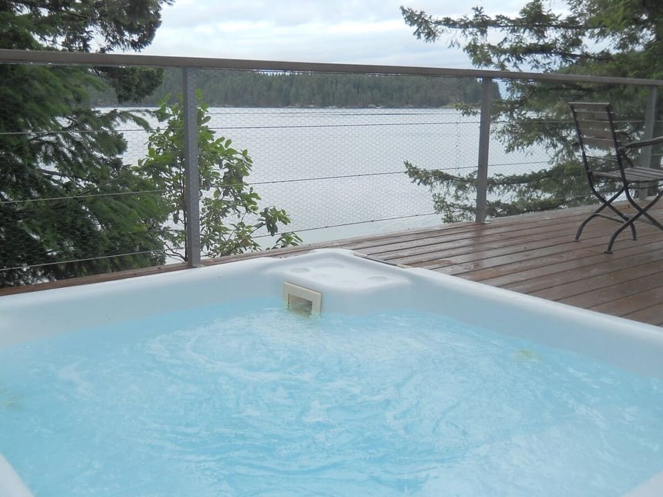 Wilcox Lodge Hot Tub on Deck with View of Gorge Harbour