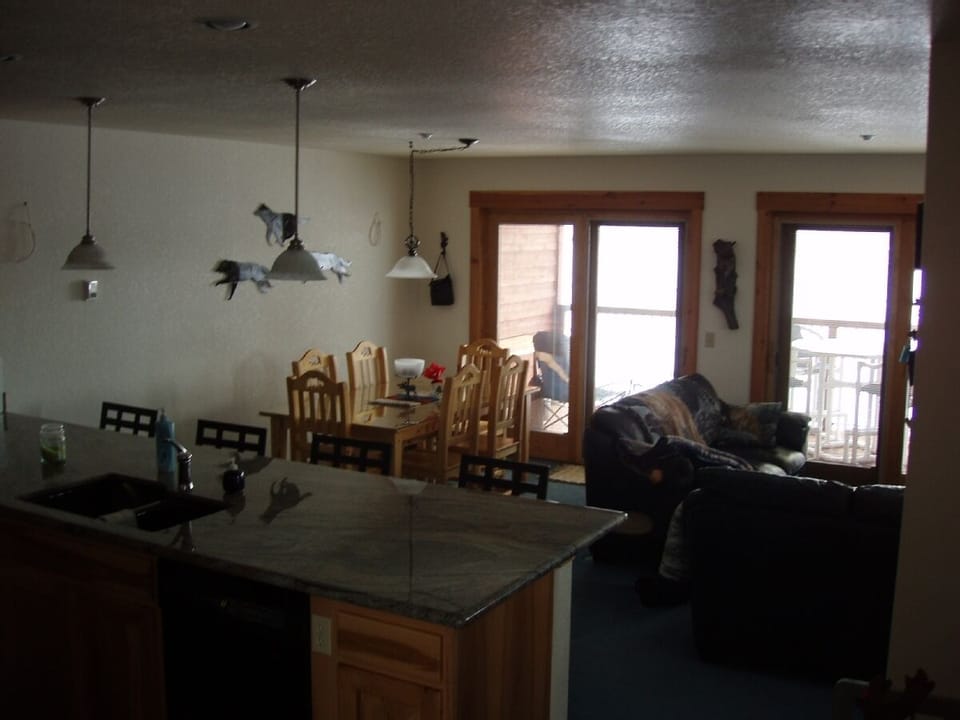 Arnold's Dining Area