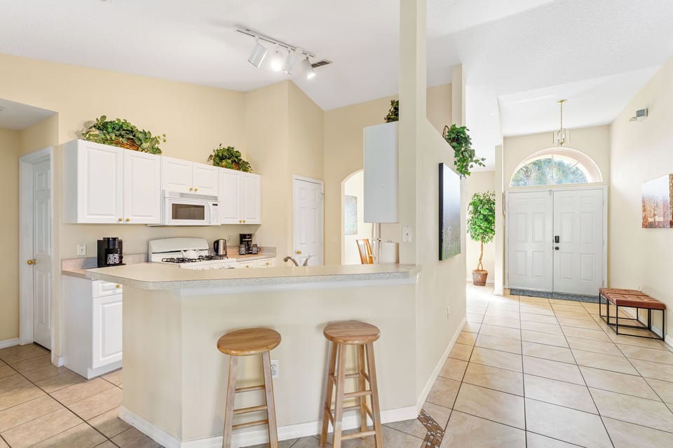 Open plan kitchen - Keurig and filter coffee machines, kettle, toaster, etc. 
