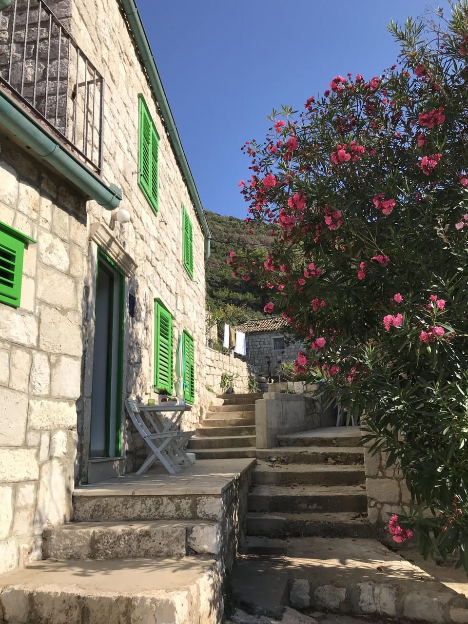 Entry Landing with cafe table & chairs 