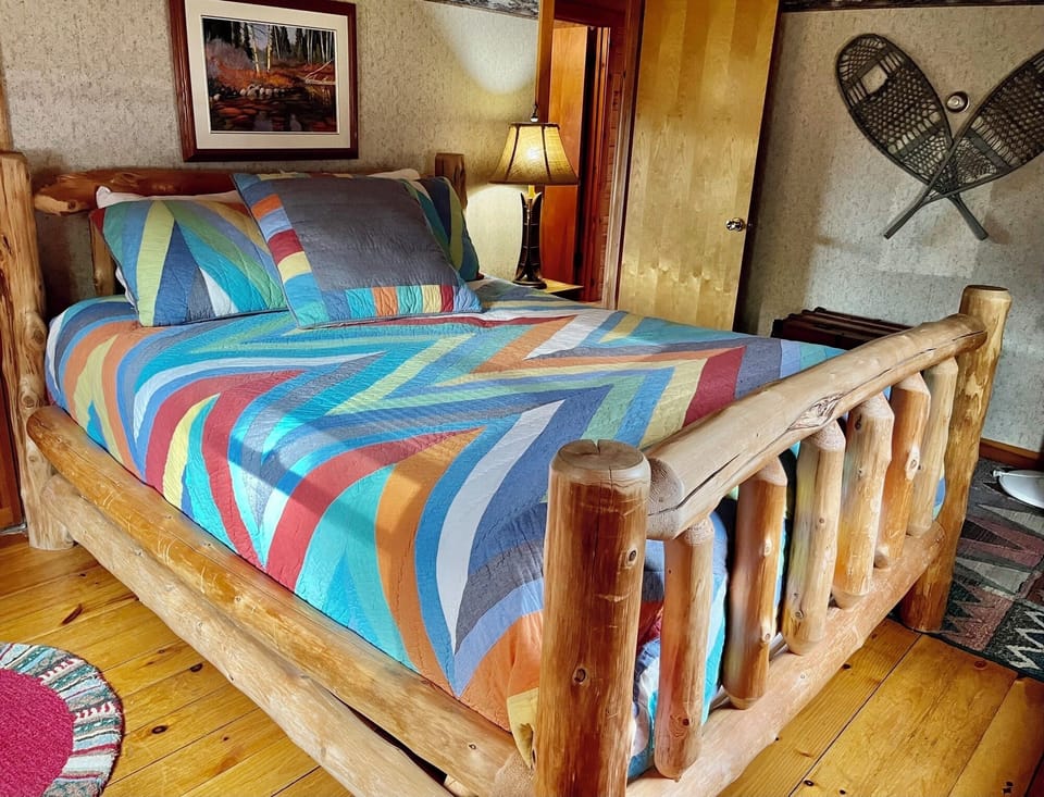 bedroom 2, first floor, queen bed