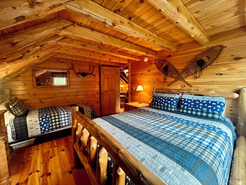 bedroom 3, second floor, queen bed and single bed