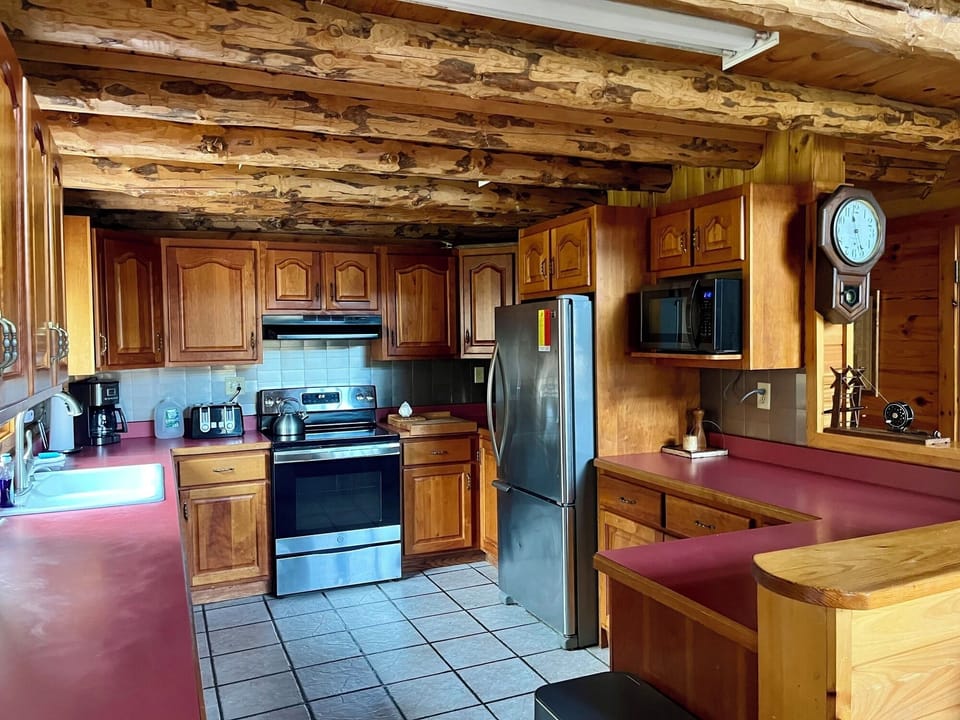 full kitchen