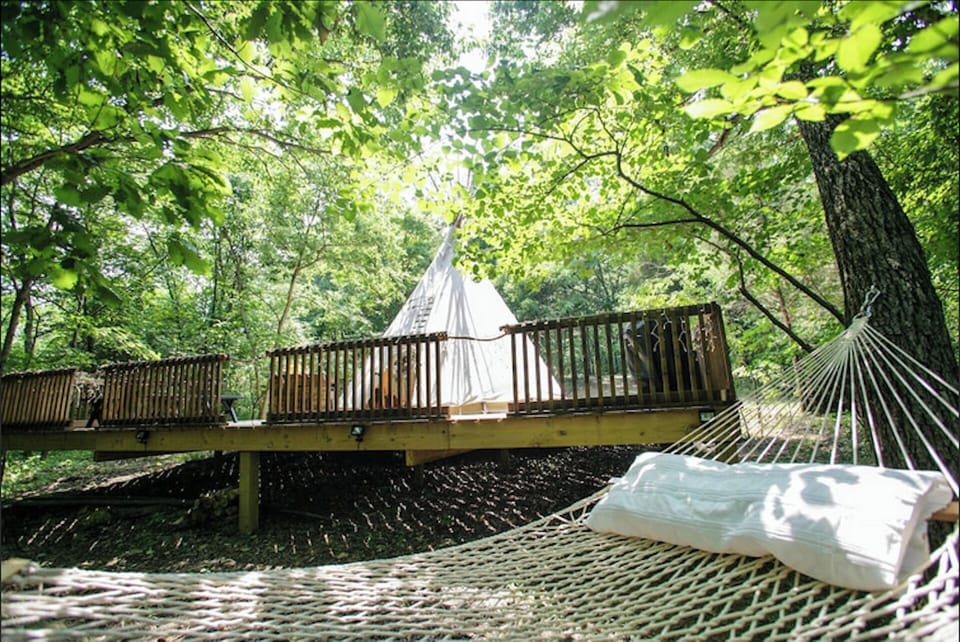 Hammock just for 2, but the tipi holds more.