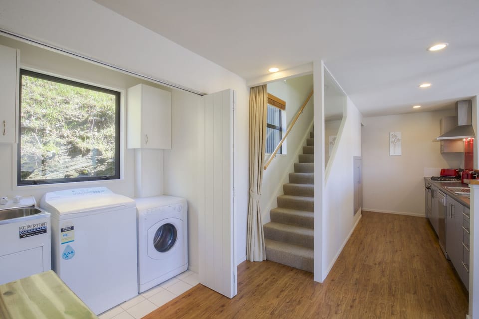 Laundry with washer, dryer + complimentary detergent (ideal for ski/bike gear)