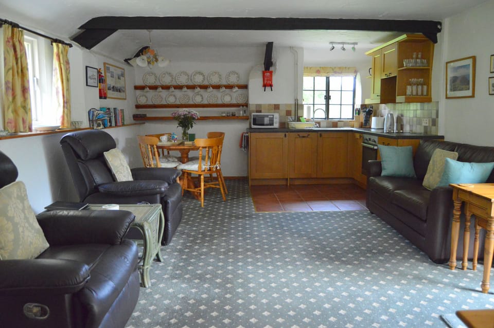 Lounge towards kitchen and dining area