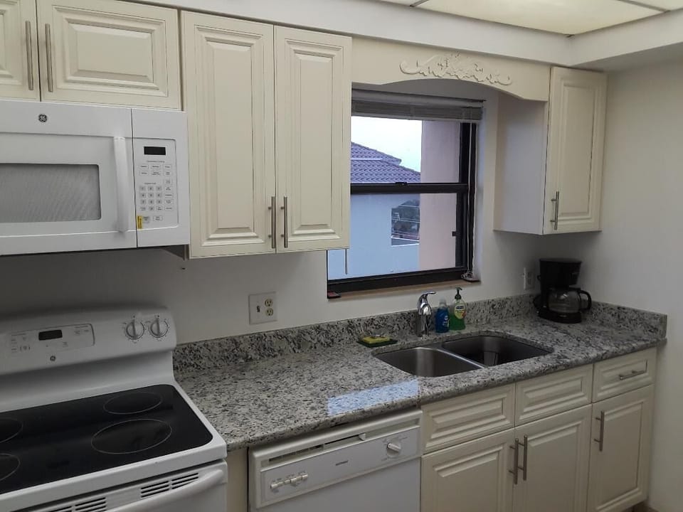 New Gourmet Kitchen