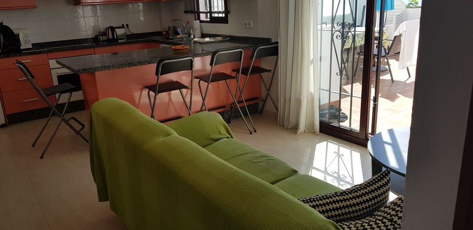 Lounge and kitchen 