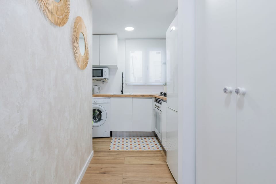al fondo cocina nevera grande