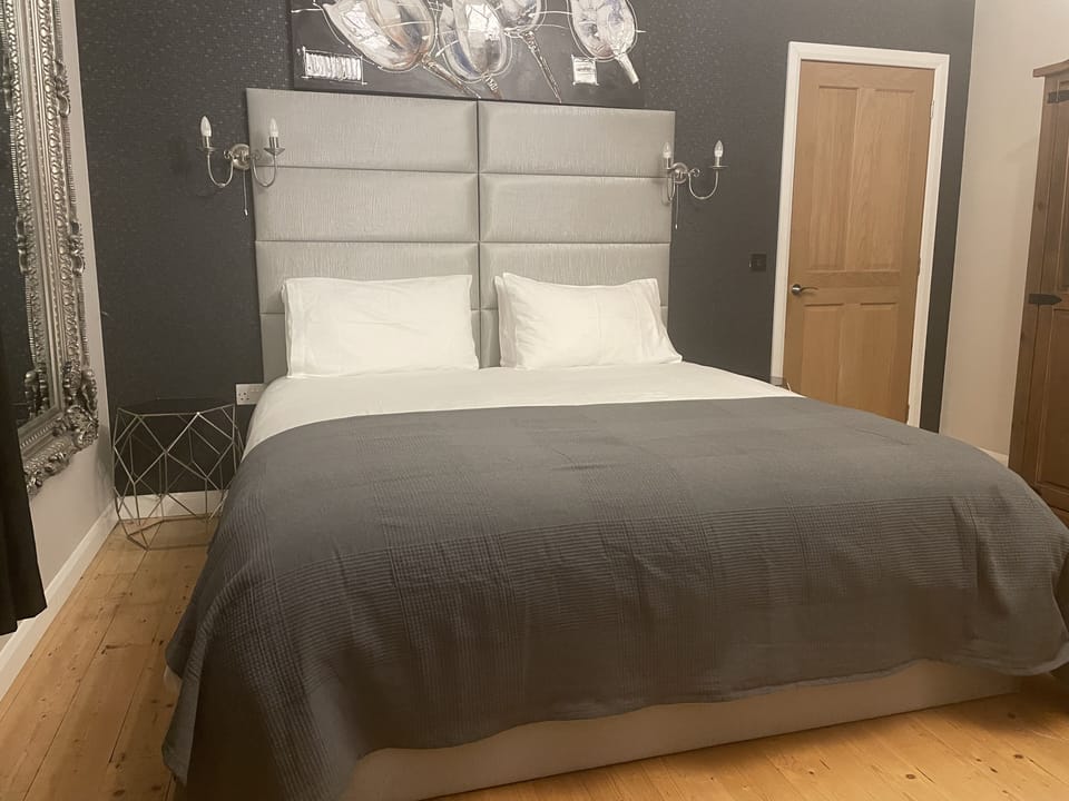 Luxury SuperKing Size bed and Headboard