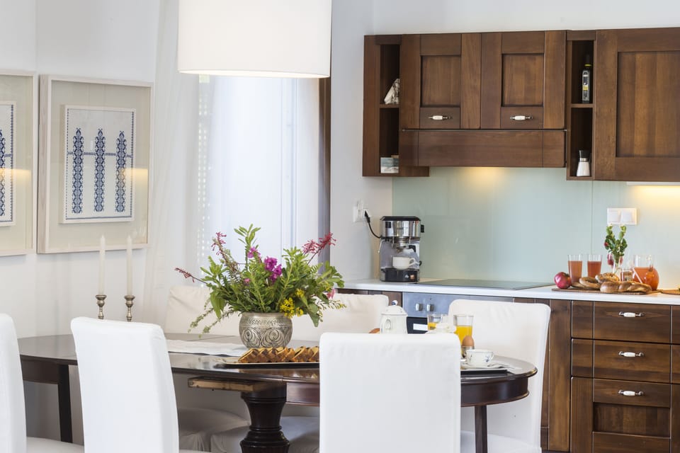 Open plan Kitche dinning table for 8