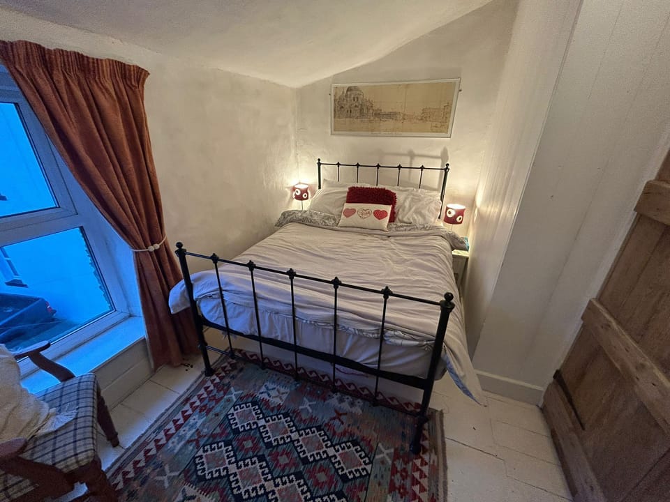 Cosy Master bedroom