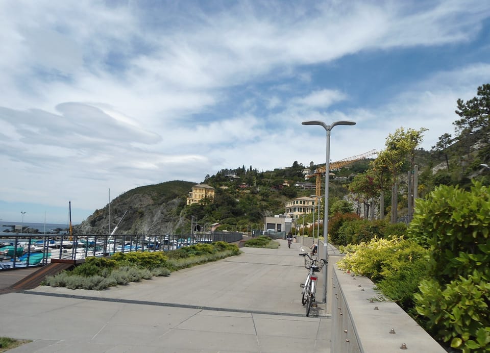 Carrugio Azzurro, a stone's throw from the sea House in Levanto