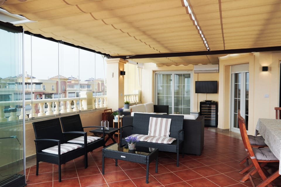 GLAZED TERRACE