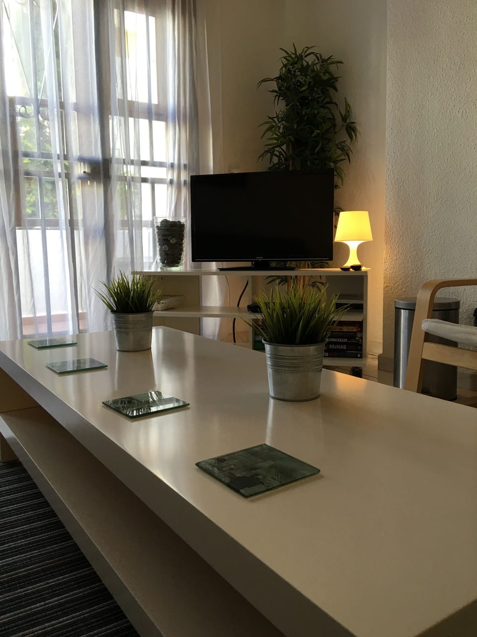 Lounge Table TV