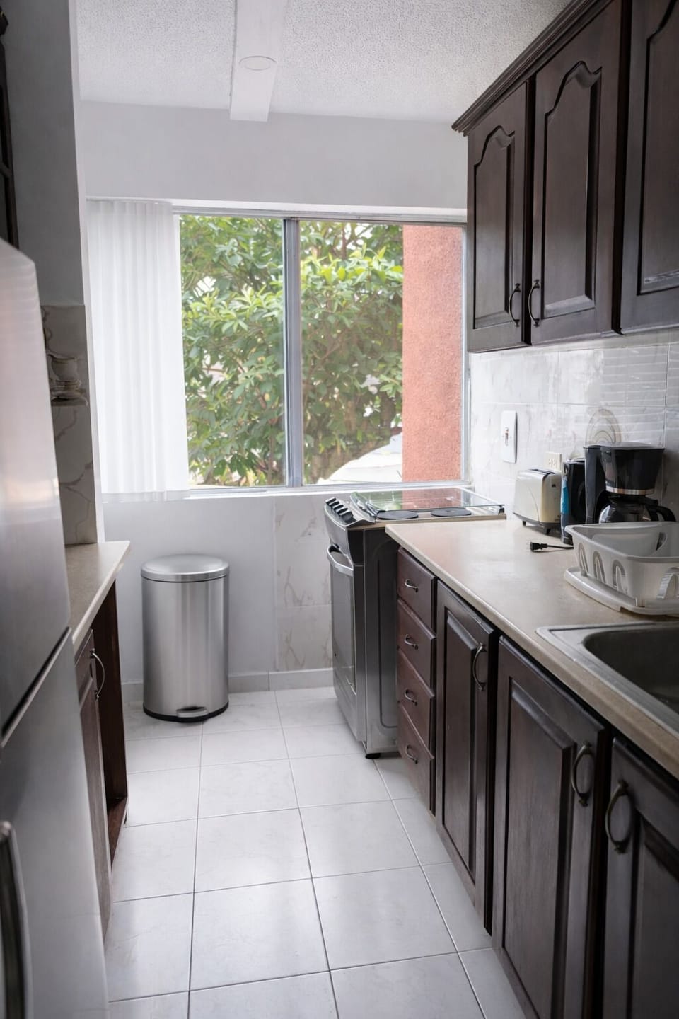 Fully equipped kitchen with everything you need for light meals.