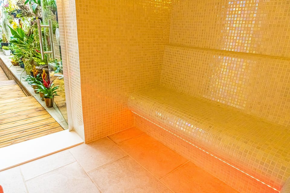 Steam room
