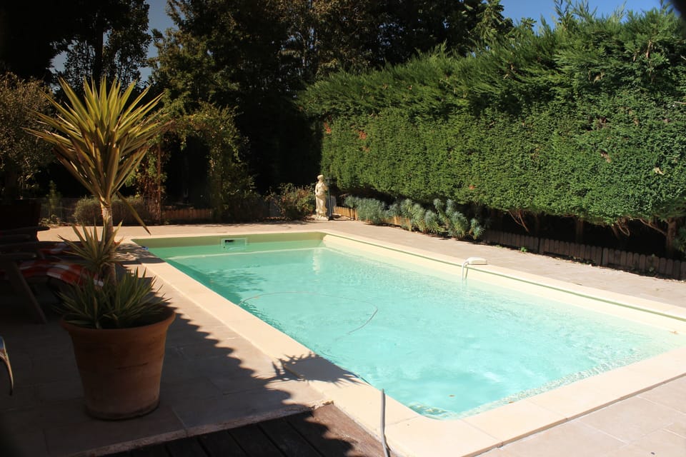 private pool, not overlooked
