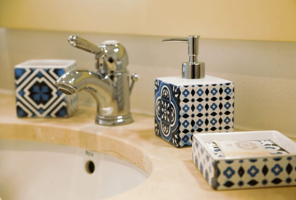 Bathroom amenities