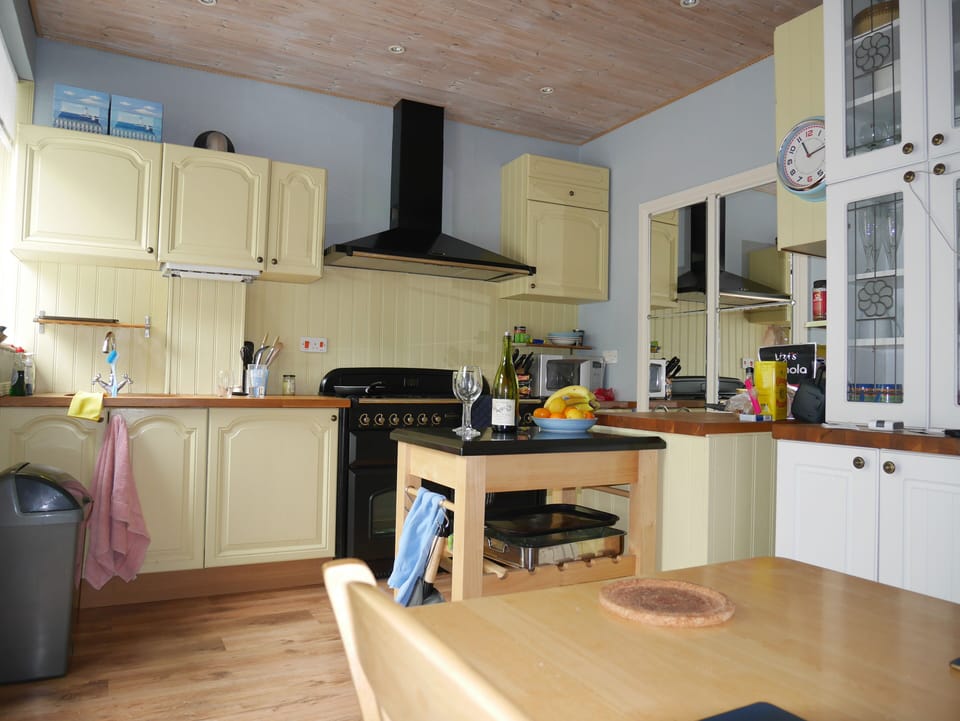 Well Equipped Kitchen Diner