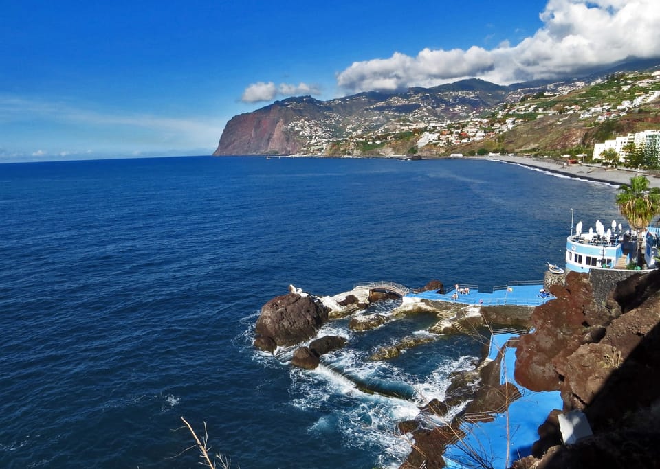 Doca do Cavacas; natural lava pools in the ocean at walking distance 