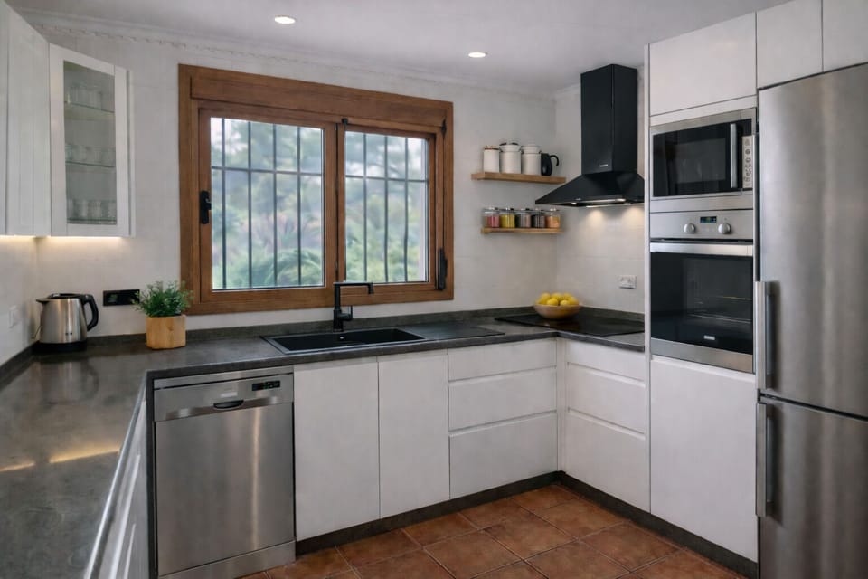 Brand new kitchen with top quality appliances and all the necessary utensils
