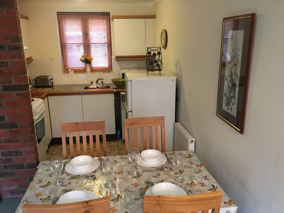 Dinng/Kitchen area