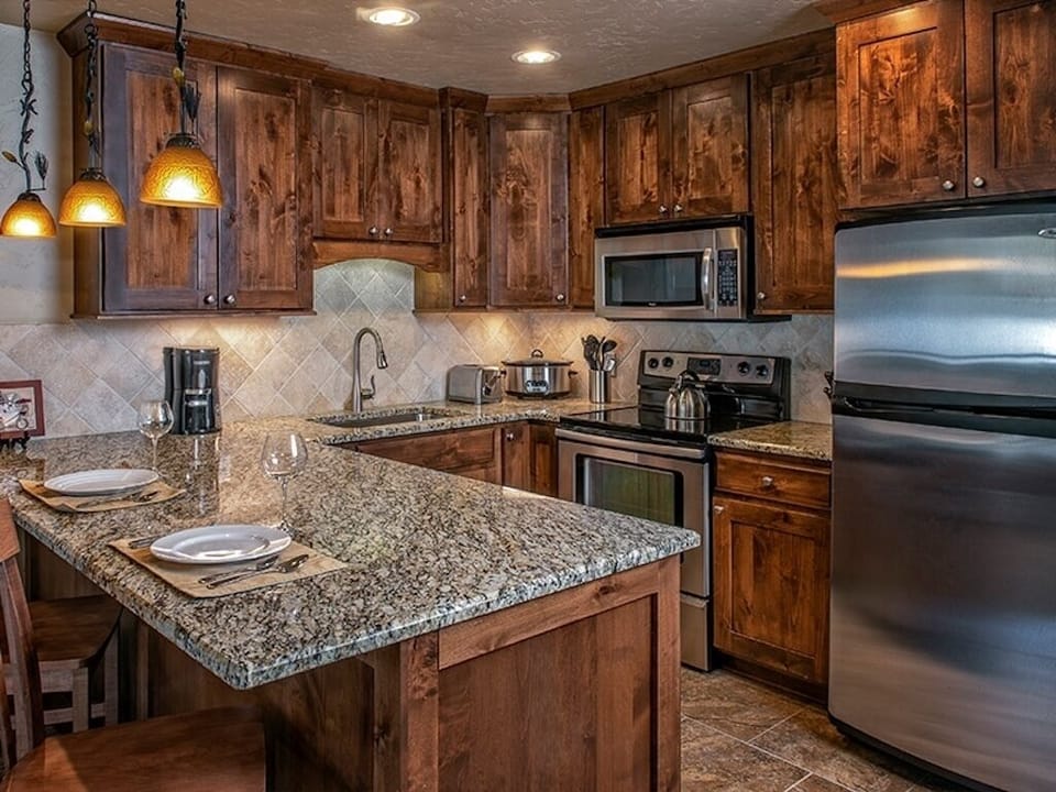 Full kitchen
