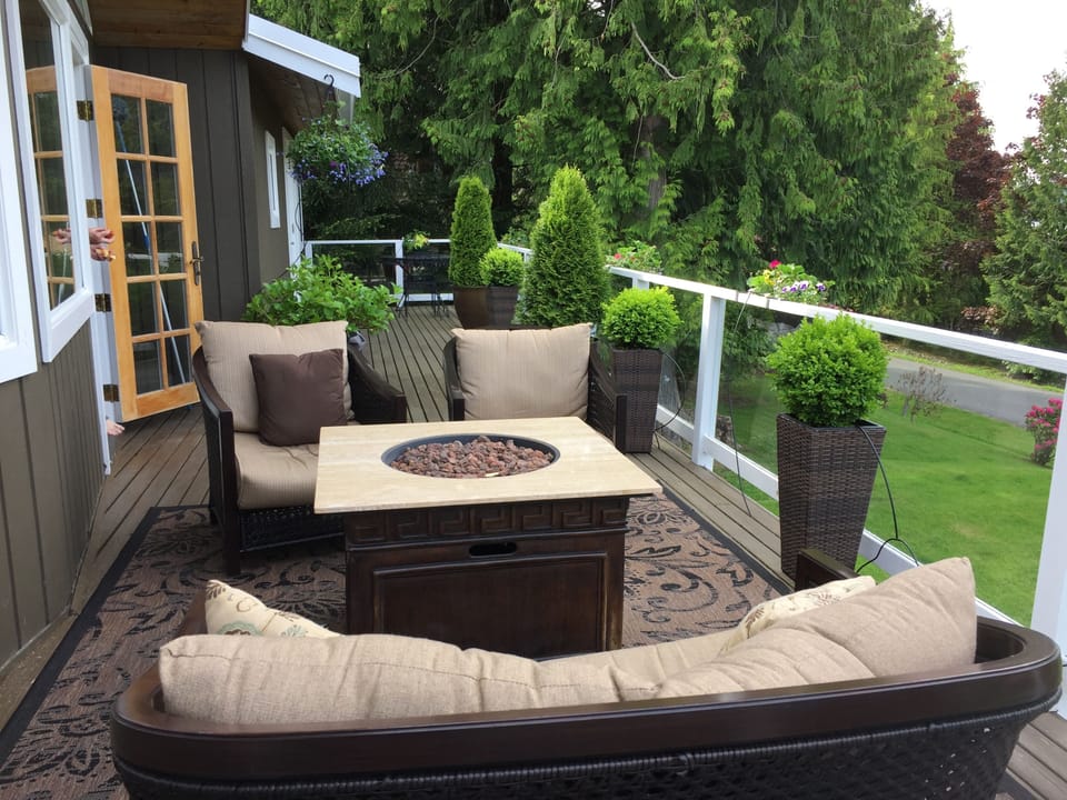 Front Deck w/gas Fireplace.
