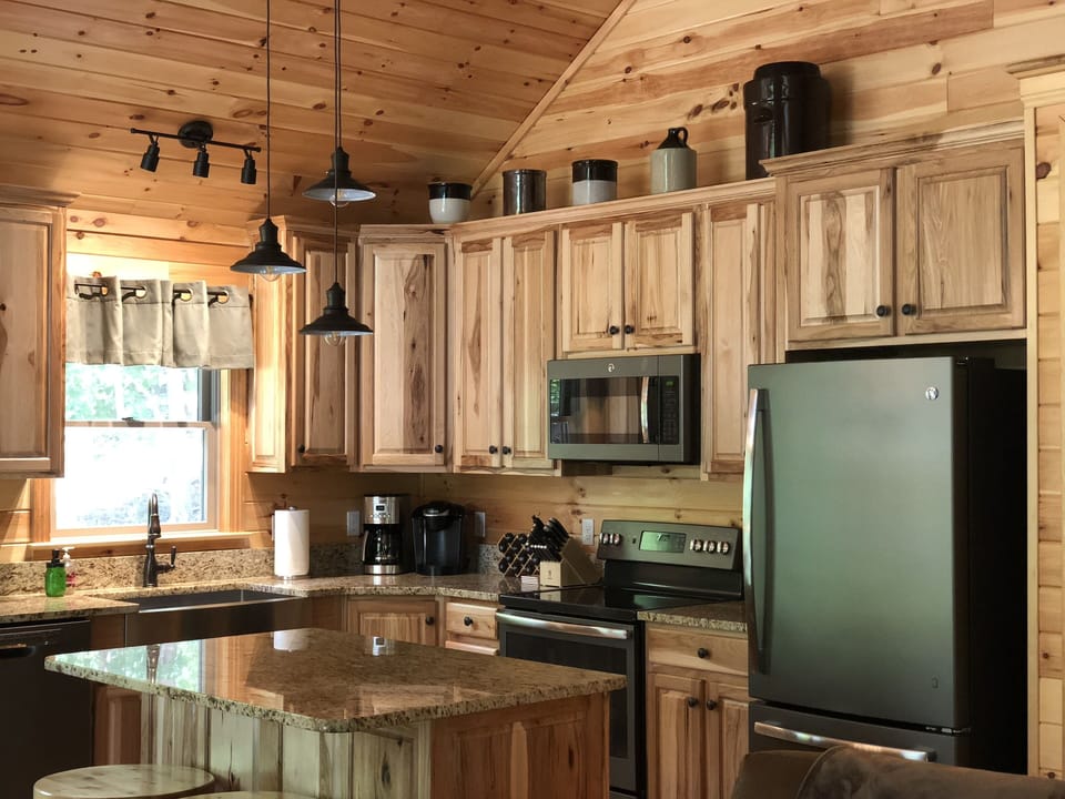 Enjoy the Dove’s Nest fully stocked kitchen.  Just bring your food for preparing your gourmet meals!!!
