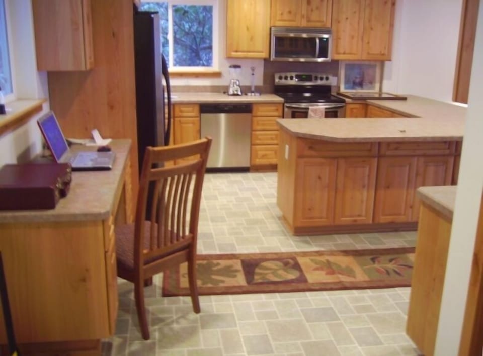 desk and kitchen