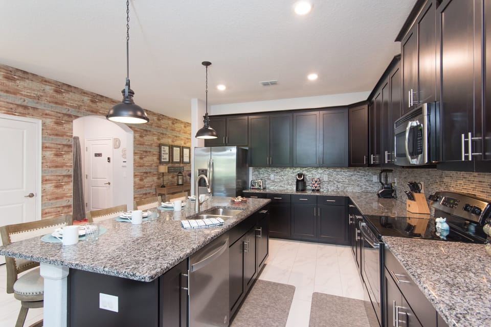 Big kitchen 1