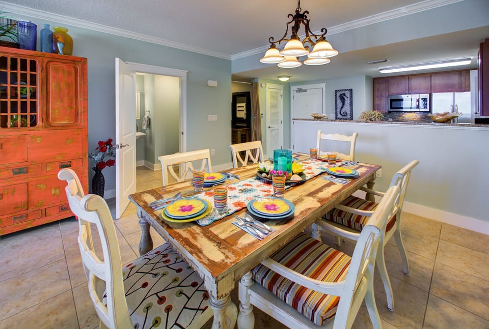 Beautiful white-washed Hooker table ready for your meals!