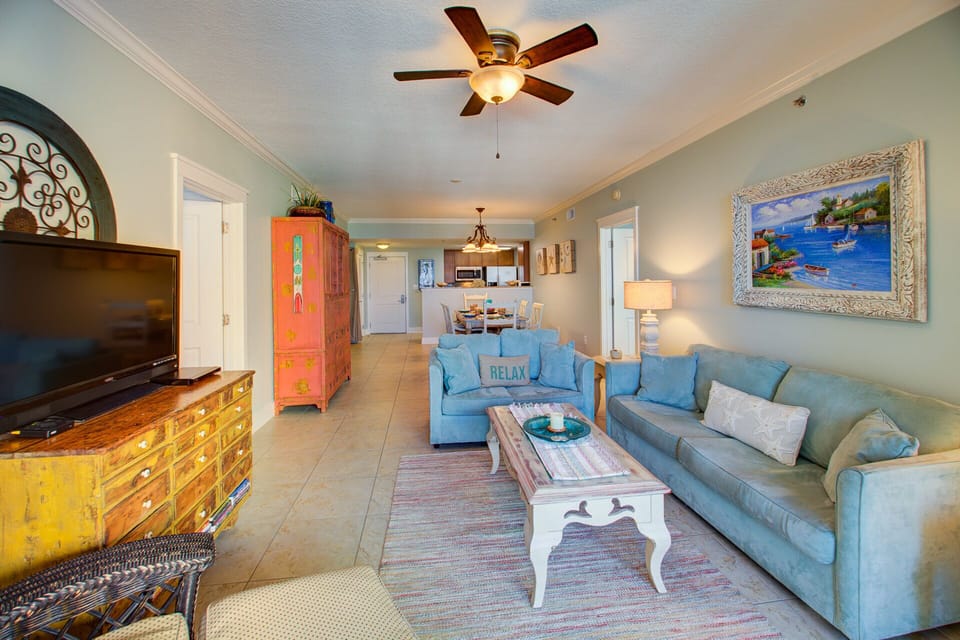 Gorgeous condo just waiting for you to celebrate life and make memories!