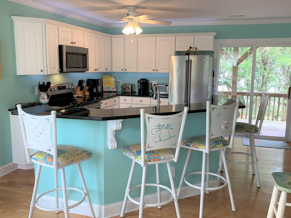 Eat in Kitchen

