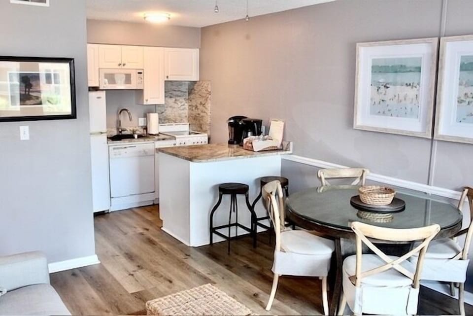 Another view of kitchen/dining area.