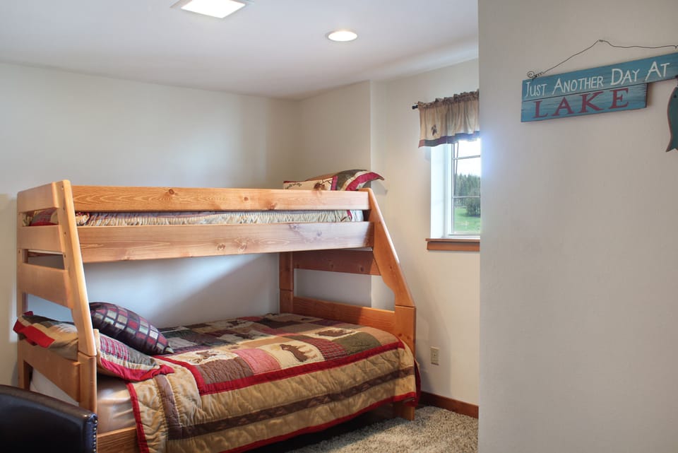 Bedroom, lower floor.
