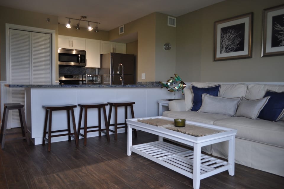 Fully Equipped Kitchen with Blue Bahia Granite Counter