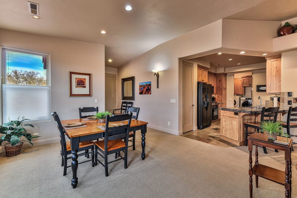 Dining/Kitchen
