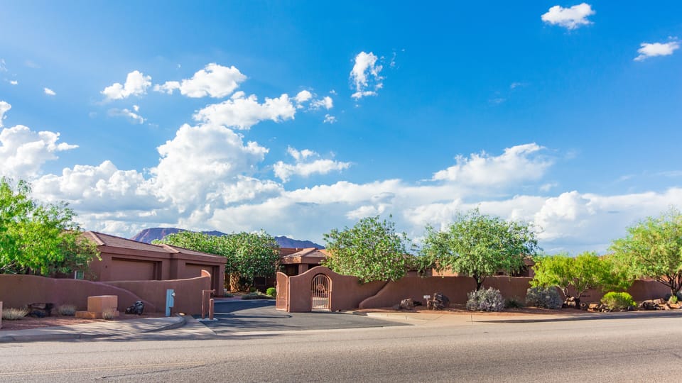 Quiet, Gated Community Of Only 6 Homes On The Sand Point Side. All View Homes