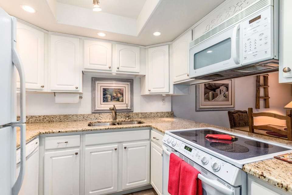 Bright kitchen with 3 different light sources!  Wonderful when cooking!