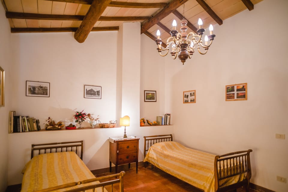 Room with two single beds