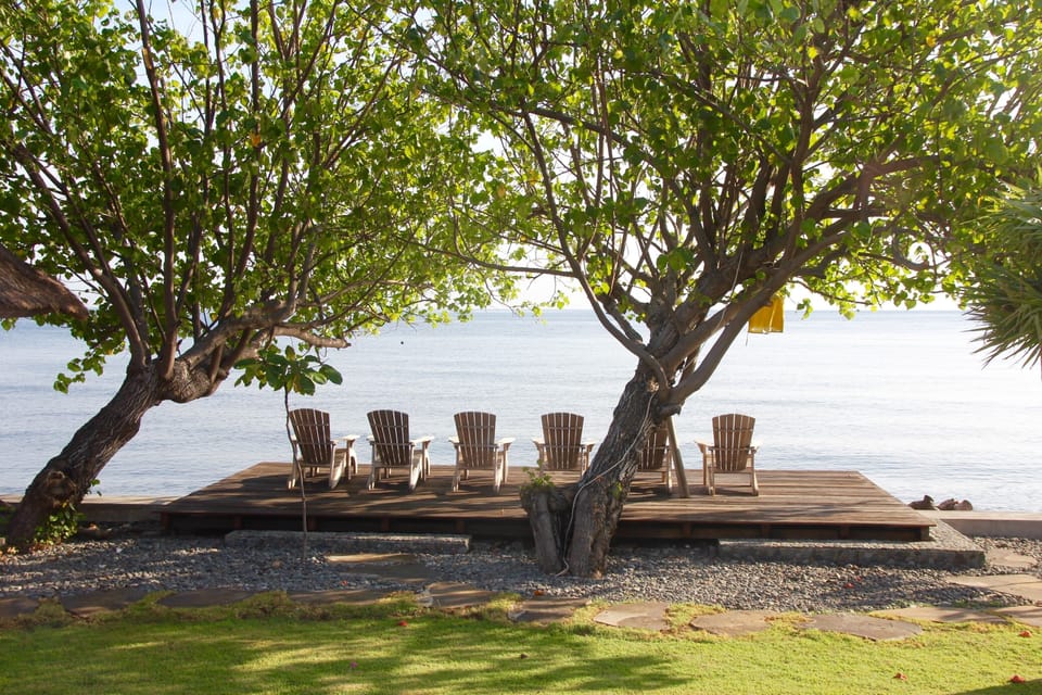Large deck at the beachfront