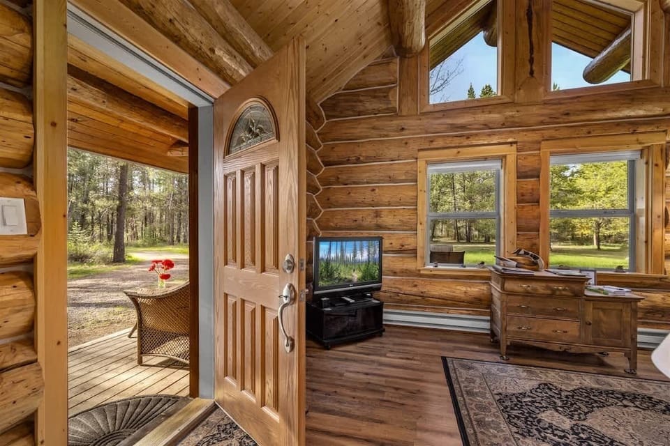 Front Entrance to porch