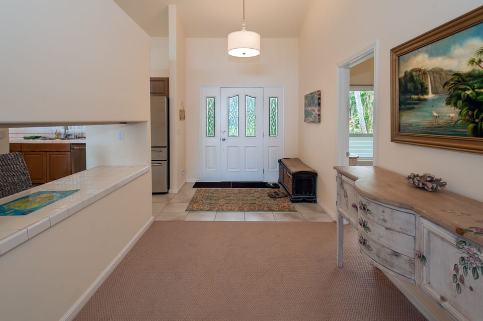 Front entry hallway.