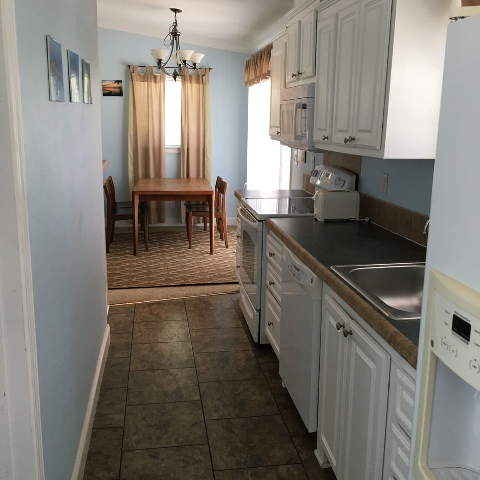 kitchen/dining